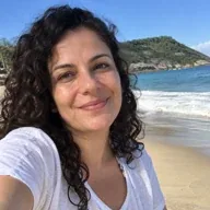 Retrato fictício de Juliana Siqueira para demonstração